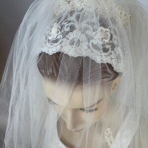 Vintage Ivory Lace Bridal Veil With Satin Ribbon Bow & Floral Details